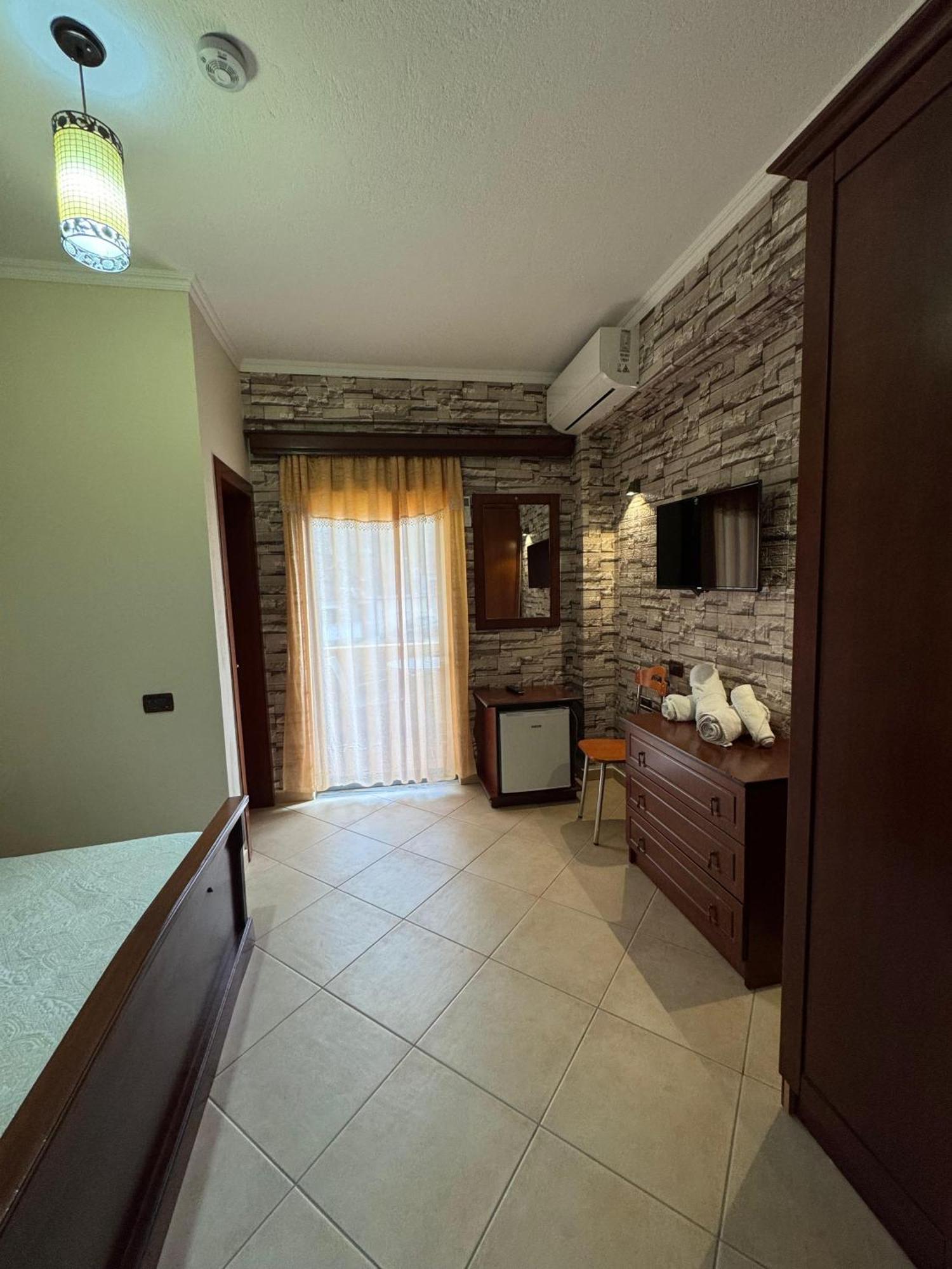 Hotel Restorant Leza Lin Luaran gambar